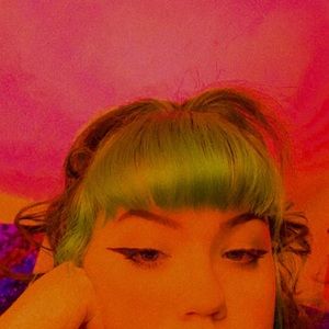 Meet your Posher, Zepha